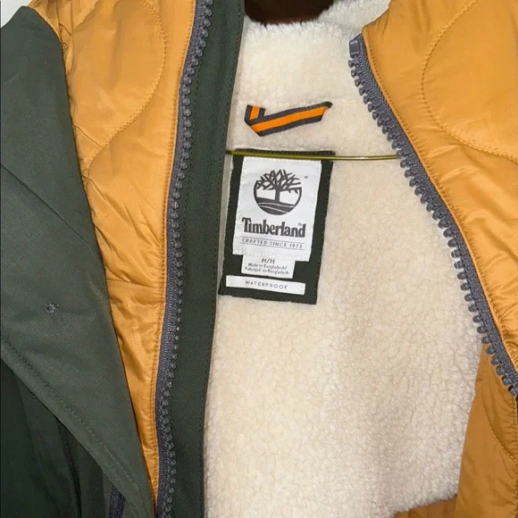 Men´s Green and Tan Hooded Puffer Jacket Men